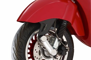 Vespa 946 125 i.e. 3V RED 2018 - Bild 17